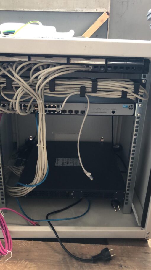 Armadio rack Bticino con switch HP - immagine 2