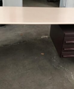 Tavoli e scrivanie vari modelli