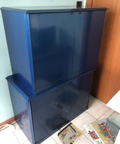 Mobiletti in legno laccati blu