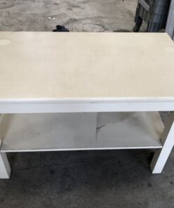 Tavolo in legno bianco