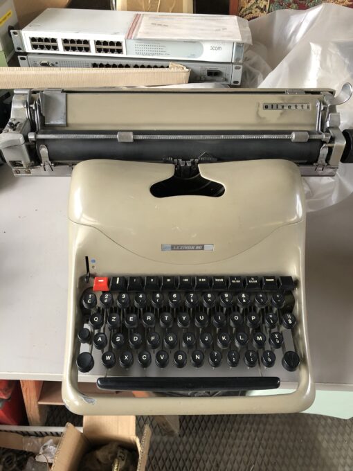 Macchina da scrivere Olivetti LEXIKON 80